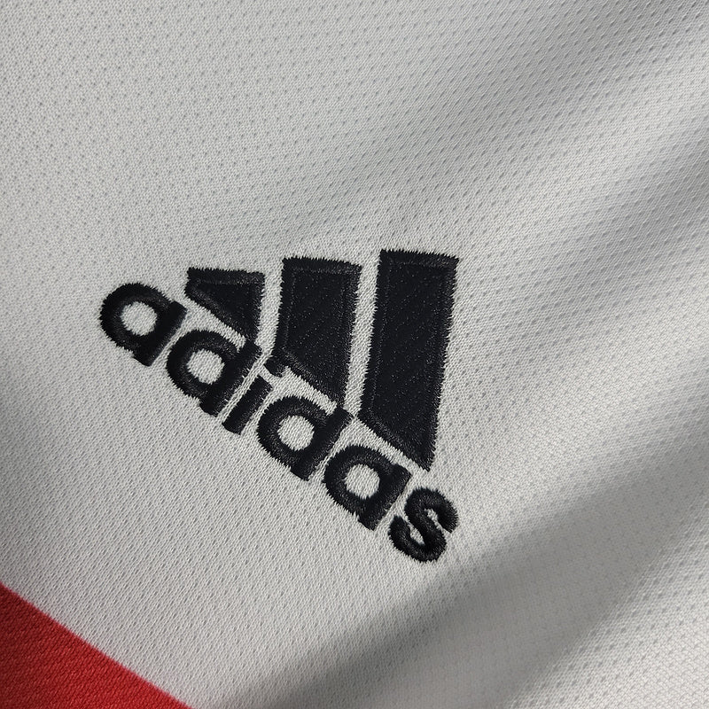 São Paulo  22-23 Home